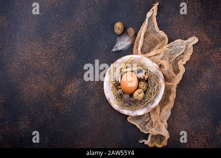 Umweltfreundliches Osterdekor ohne Abfall Stockfoto