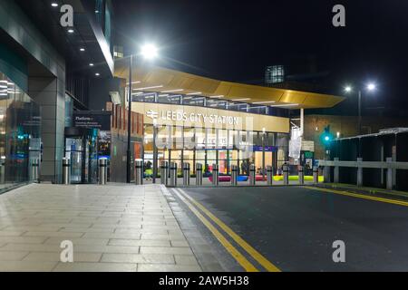 Das neue Gesicht der Leeds City Station in der New Station Street. Stockfoto