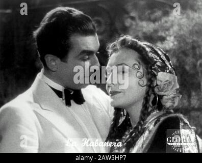 1937, DEUTSCHLAND: Die gefeierte schwedische Filmschauspielerin und Sängerin ZARAH LEANDER (* 1907, 1981) mit Karl Martell in LA HABANERA (* 1937) von Douglas Si Stockfoto