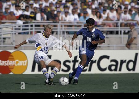 Pasadena, Kalifornien: Halbfinale der Fußball-Weltmeisterschaft zwischen Brasilien und Schweden, 1994. Brasilien gewann das Spiel und schlug Italien im Finale. ©Bob Daemmrich Stockfoto