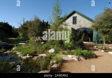 Gärten und Wege im Lady Bird Johnson National Wildflower Research Center in Austin, Texas. ©Bob Daemmrich Stockfoto