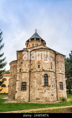 Kirche, 16. Jahrhundert, im zauberischen Stil, Kloster Novo Hopovo, Serbisch-orthodoxe Kirche, Fruska Gora, Vojvodina, Serbien Stockfoto