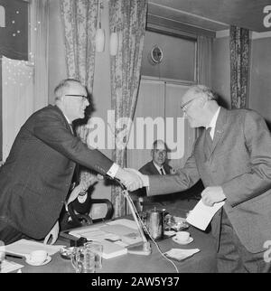 Niederländische Jugend-Missionsgemeinschaft (Goodbye Rev. Stein Beek.) Datum: 25. September 1964 Schlüsselwörter: Abschiedsname: DS. Stein Beek Institution Name: Niederländische Jugendgemeinschaft Stockfoto