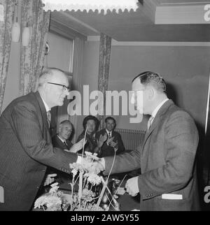 Niederländische Jugend-Missionsgemeinschaft (Goodbye Rev. Stein Beek.) Datum: 25. September 1964 Schlüsselwörter: Abschiedsname: DS. Stein Beek Institution Name: Niederländische Jugendgemeinschaft Stockfoto