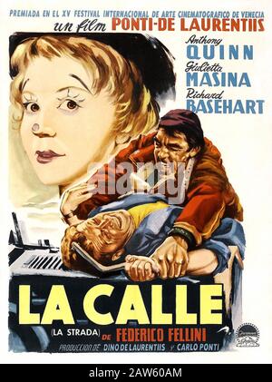 19574, FRANKREICH: Die SPANISCHE Plakatwerbung für den italienischen Film LA STRADA von FEDERICO FELLINI mit GIULIETTA-MASINA, ANTHONY QUINN und RICH Stockfoto