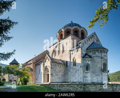 Kirche der Jungfrau im Kloster Studenica, Serbisch-orthodoxe Basilika, romanischer und byzantinischer Stil, 13. Jahrhundert, in der Nähe von Usce, Serbien Stockfoto