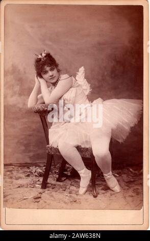 1885 Ca, NEW YORK, USA: Die italienische Ballerina EMMA BESSONE, von LA SCALA Theater von Mailand, während eines Tournés in den USA wie eine Protagonistin des Balletts Stockfoto