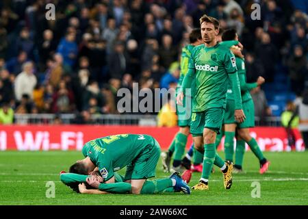 Madrid, Spanien. Februar 2020. Spieler von Real Sozialdad feiern nach der Copa del Rey: Viertelfinale zwischen Real Madrid und Real Lieddad im Estadio Santiago Bernabeu in Madrid. (Endstand; Real Madrid 3:4 Real Lieddad) Credit: Sopa Images Limited/Alamy Live News Stockfoto