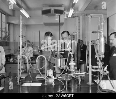 Eröffnung des zentralen Forschungslabors von Brocodas Stheeman Haarlem durch Seine Königliche Hoheit Prinz Bernhard Datum: 9. Januar 1959 Stockfoto