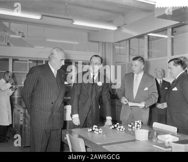 Eröffnung des zentralen Forschungslabors von Brocodas Stheeman Haarlem durch Seine Königliche Hoheit Prinz Bernhard Datum: 9. Januar 1959 Stockfoto