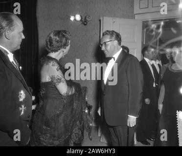 Holland Festival 1959 Eröffnung des Holland Festivals in den Haag in Anwesenheit von Königin Juliana Datum: 15. Juni 1959 Ort: Den Haag, Südholland Schlüsselwörter: Festivals, königlicher Personenname: Juliana (Königin Niederlande) Stockfoto