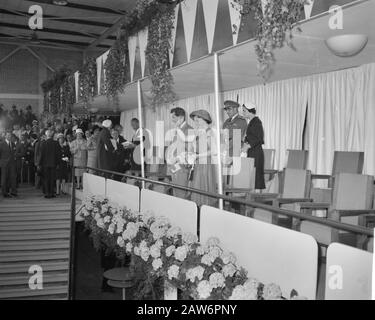 Nationale Manifestation der mobilen Brigade in Utrechter Prinz Albert und Prinzessin Beatrix Datum: 7. Juni 1960 Ort: Utrechter Schlüsselwörter: Demos Personenname: Albert Prince, Beatrix, Princess Institution Name: Mobile Brigade Stockfoto