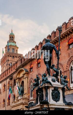 Skulpturen und Brunnen aus Neptun im Stadtzentrum von Bologna, Emilia Romagna, Italien Stockfoto