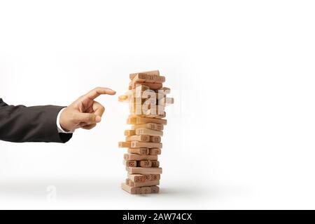 Geschäftsrisiken im Geschäft. Erfordert eine Planungsmeditation muss bei der Entscheidung, das Risiko im Unternehmen zu reduzieren, vorsichtig sein. Als der Spiele-Geschäftsmann a Stockfoto