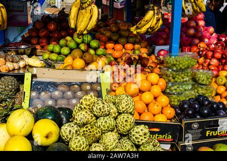 Bodh Gaya, Jharkhand, Indien 31-12-2019 10.00 Uhr Früchte Stockfoto