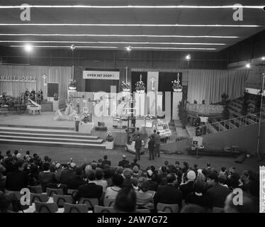 Action Open Village Mies Bouwman am Telefon Datum: 26. November 1962 Schlüsselwörter: Aktionen Personenname: Bouwman, Mies Stockfoto