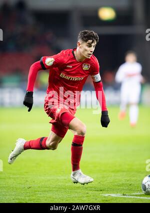 Leverkusen, Deutschland. Februar 2020. Kai HAVERTZ (LEV) Aktion, Fußball-DFB-Pokal-Runde 16, Bayer 04 Leverkusen (LEV) - VfB Stuttgart (S) 2: 1, am 05.02.2020 in Leverkusen/Deutschland. Weltweite Nutzung Credit: Dpa/Alamy Live News â Stockfoto