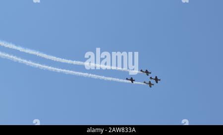 Yak-52-Formation in Bukarest, Rumänien, 15. September 2018 - Crangasi Air Show Stockfoto