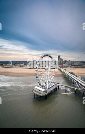 Riesenrad der Anlegestelle Scheveningen an der Nordseeküste, in der Nähe von den Haag, Holland Stockfoto