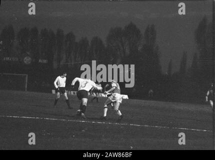 Legia Warschau gegen Feyenoord 0-0 Datum: 1. April 1970 Schlagwörter: Sport, Fußball-Institution Name: Feyenoord Legia Warschau Stockfoto