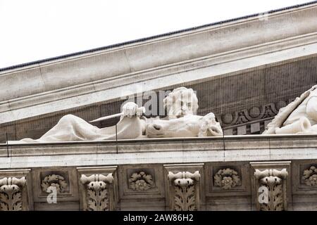 Budapest, UNGARN - 20. AUGUST 2017: Elemente der Architektur und des Innenraums in der Stephanusbasilika. Stockfoto