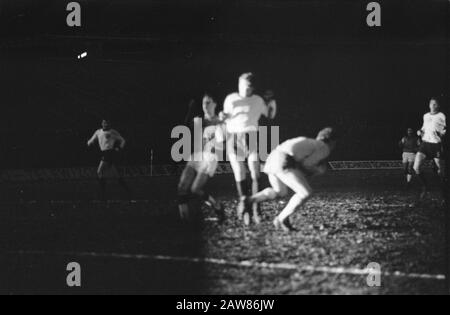 Legia Warschau gegen Feyenoord 0-0 Datum: 1. April 1970 Schlagwörter: Sport, Fußball-Institution Name: Feyenoord Legia Warschau Stockfoto