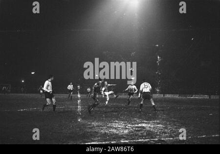 Legia Warschau gegen Feyenoord 0-0 Datum: 1. April 1970 Schlagwörter: Sport, Fußball-Institution Name: Feyenoord Legia Warschau Stockfoto