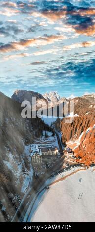 Blick auf die wunderschöne alpine Landschaft Misurina, italienische Dolmen. Stockfoto