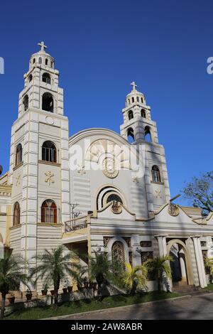 Außenansicht der katholischen Kirche auf Den Philippinen Stockfoto