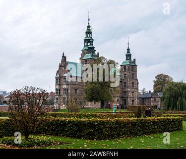 Schloss Rosenborg, Niederländischen Renaissancestil historischen Palast mit Ziegel & Sandstein Mauern und hohen Türmen. Die königliche Residenz von König Christian lV. Copenhag Stockfoto