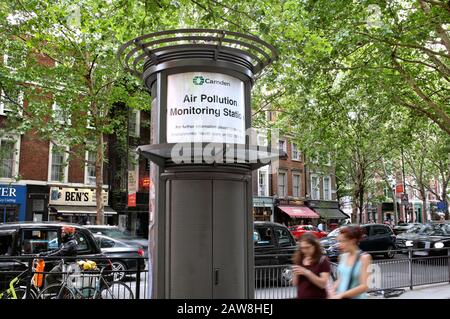 Eine "Air Pollution Monitoring Station" an der Shaftesbury Avenue, London. Stockfoto