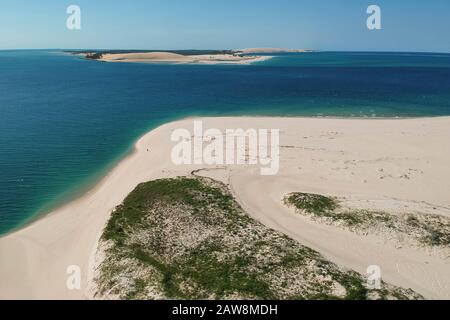 Atemberaubende Sandbänke auf einer Insel mit türkisfarbenem Wasser Stockfoto