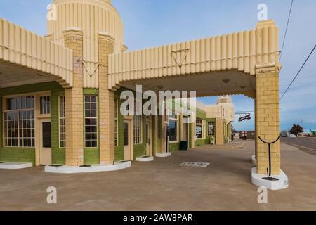 Art Deco Tower Station und U-Drop Inn entlang der Route 66 in Shamrock, Texas, USA [keine Eigentumsfreigabe; nur für redaktionelle Lizenzierung verfügbar] Stockfoto