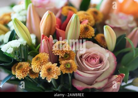 Lily Brunello Orangenlilie in einem Blumenstrauß Stockfoto
