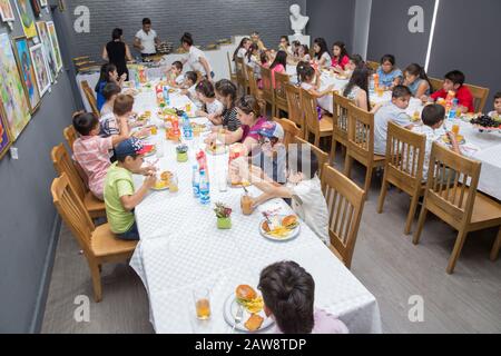 Ändern Sie Sich selbst, nicht das Klima. Kampagne Zur Bewusstseinsförderung im Bereich Klimawandel . Stockfoto