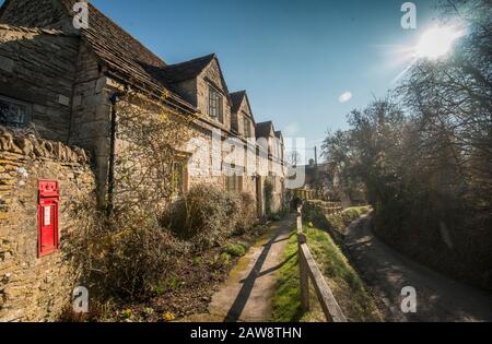 Frühling in Rag Mill Wood, Slaugchterford, Wiltshire. Stockfoto