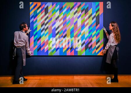 London, Großbritannien. Februar 2020. Bridget Riley, Galliard est £1,5-2 m - Christies sieht den Auktionsverkauf nach dem Krieg und Zeitgenössische Kunst vor, der am 11. Februar 2020 in London stattfindet. Credit: Guy Bell/Alamy Live News Stockfoto