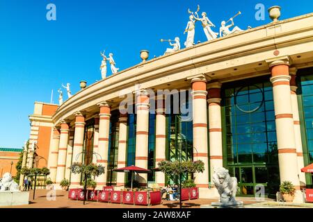 Exteror of the Trafford Centre, ein großes Einkaufszentrum und Freizeitkomplex in Greater Manchester, Großbritannien. Stockfoto