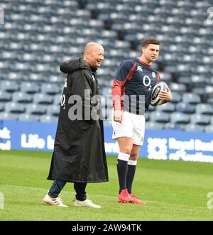 BT Murrayfield Stadium, Edinburgh, Schottland, Großbritannien. Februar 2020. England Training Session vor Guinness Six Nations Test vs. Scotland. England Head Coach Eddie Jones .& Ben Youngs (Leicester Tigers) . Kredit: Eric mccowat/Alamy Live News Stockfoto