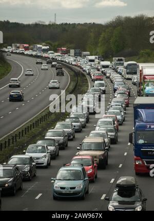 Verkehr In South West auf der M4 in der Nähe von Chippenham, Wiltshire Stockfoto