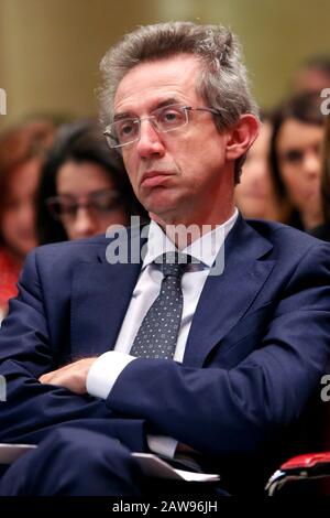 Rom, Italien. Februar 2020. Gaetano Manfredi, italienischer Minister für Universität und Forschung Rom 7. Februar 2020. Tempio di Adriano. Treffen zum europäischen Gleichgewicht. Foto Samantha Zucchi Insidefoto Credit: Insidefoto srl/Alamy Live News Stockfoto