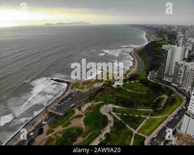 Blick auf den Himmel vom Bezirk Miraflores in Lima Peru Stockfoto