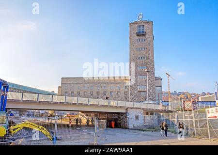 Stuttgart, 1. November 2013: Hauptbahnhof in Stuttgart, Deutschland nahe Baustelle Stuttgart 21. S21 ist das M Stockfoto