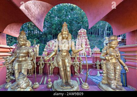 Farbenfroher Seetha Amman Hindu-Tempel in Nuwara Eliya, Sri Lanka Stockfoto