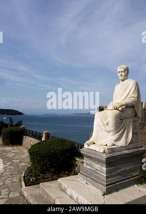 Statue von Guilford, ein englischer philhellene, die in Korfu, in Boschetto Gärten, Spaniada, Korfu Stadt, Kerkyra, Griechenland lebte Stockfoto