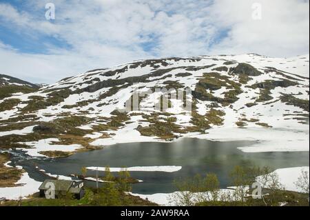 Hordaland/Norwegen. 06.29.2015.Schneelandschaften der Vossevangener Berge in Norwegen Stockfoto