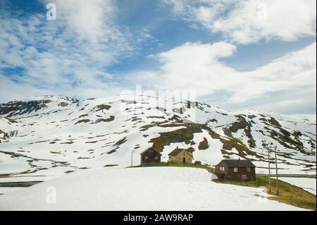 Hordaland/Norwegen. 06.29.2015.Schneelandschaften der Vossevangener Berge in Norwegen Stockfoto