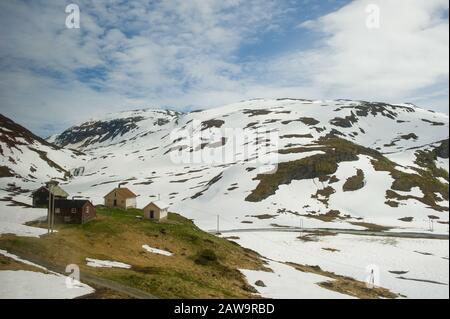 Hordaland/Norwegen. 06.29.2015.Schneelandschaften der Vossevangener Berge in Norwegen Stockfoto