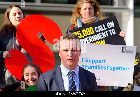 London, Großbritannien. Angus MacNeil MP (SNP: Na h-Eileanan an Iar) bei einer Amnesty International Veranstaltung, um eine Petition beim Home Office auszuhändigen: "Amend UK's Dest Stockfoto