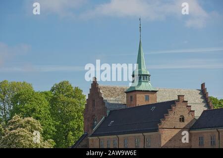 Die Festung Akershus oder die Burg Akershus von Oslo in Norwegen ist eine mittelalterliche Burg, die zum Schutz und zur Bereitstellung einer königlichen Residenz erbaut wurde. Stockfoto